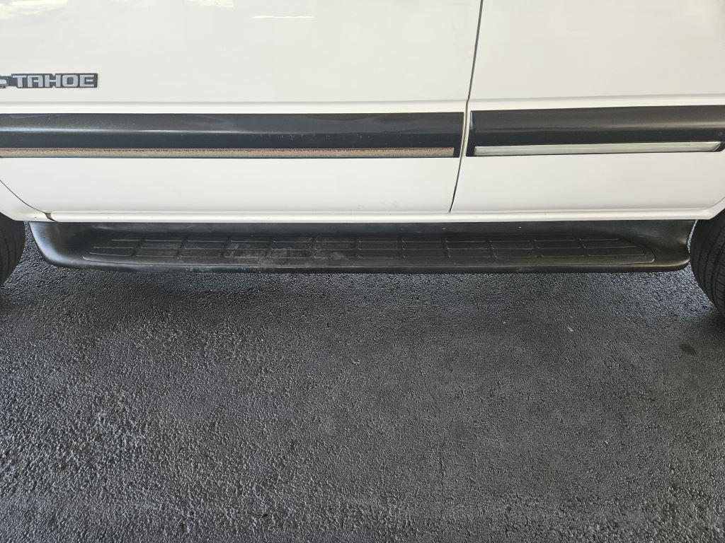 2001 Chevrolet Tahoe LS photo