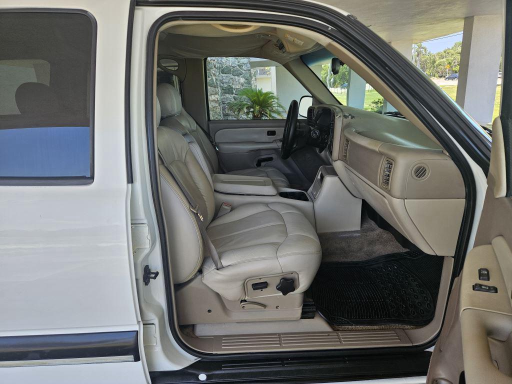 2001 Chevrolet Tahoe LS photo
