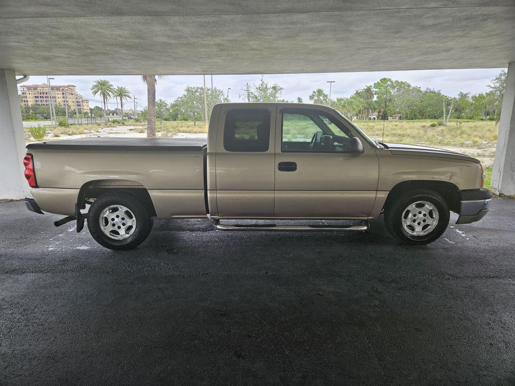 2004 Chevrolet Silverado 1500 Work Truck photo