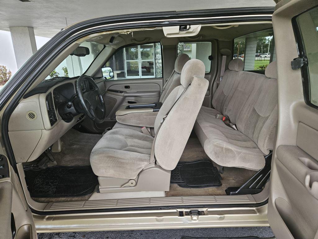 2004 Chevrolet Silverado 1500 Work Truck photo