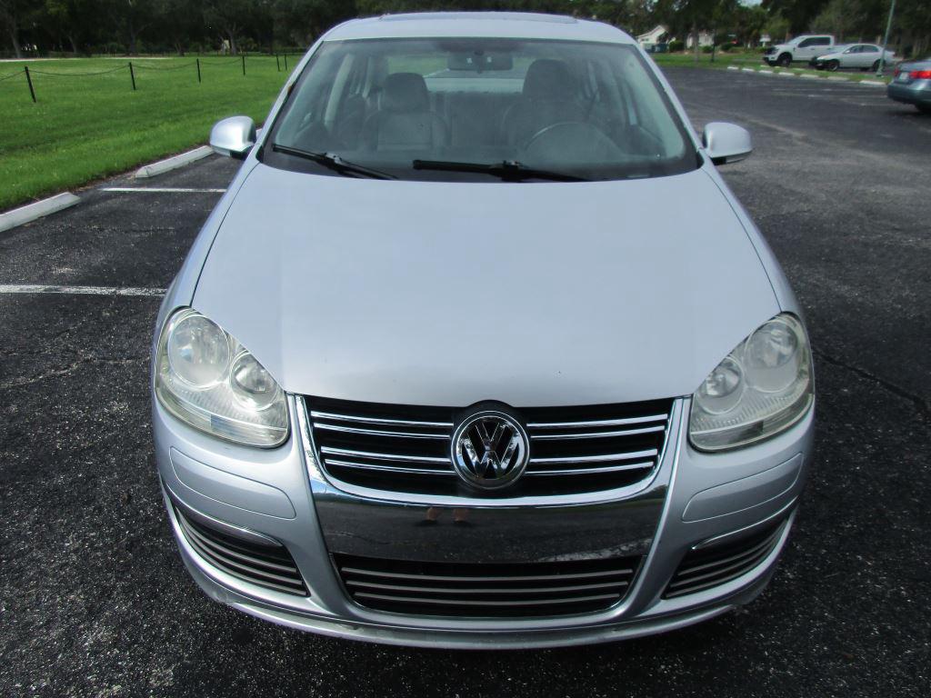 2008 Volkswagen Jetta - $5,900