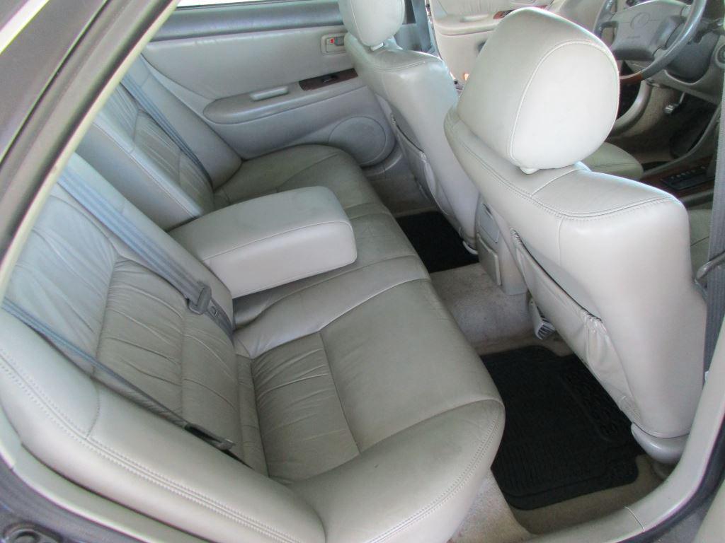 2001 Lexus ES - $2,900