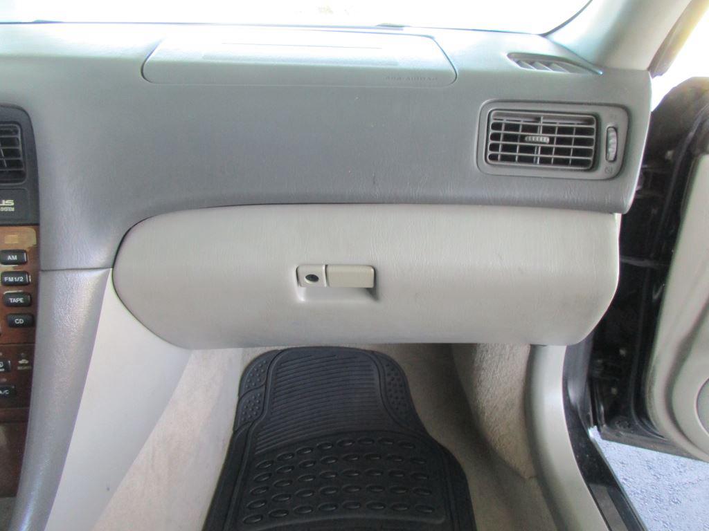 2001 Lexus ES - $2,900