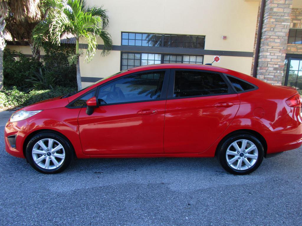 2012 Ford Fiesta - $5,900