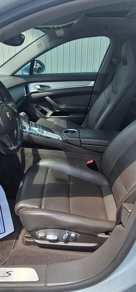 2014 Porsche Panamera 4S photo