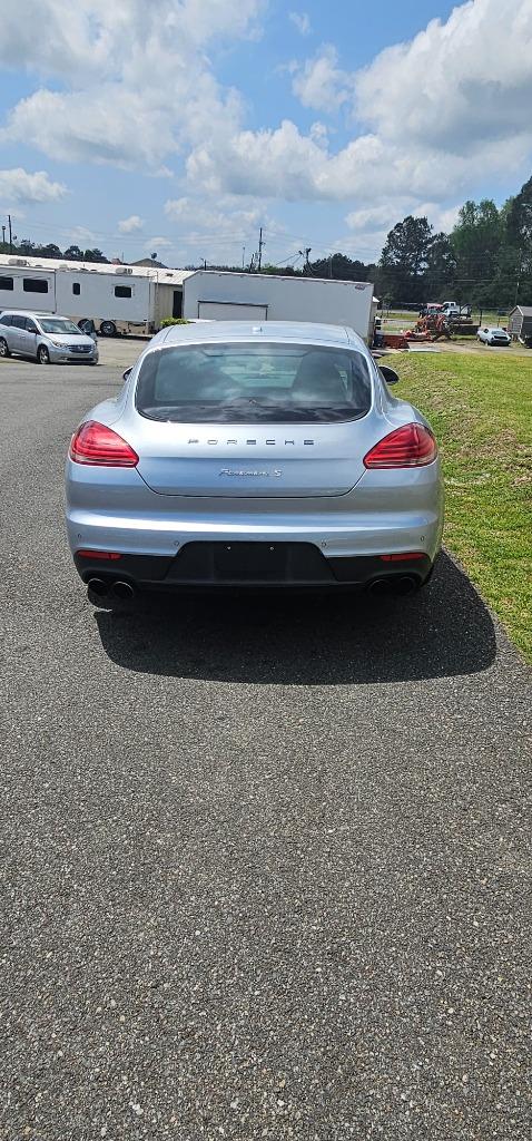 2014 Porsche Panamera 4S photo
