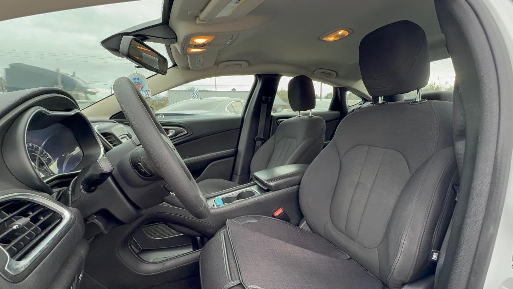 2015 Chrysler 200 - $11,900