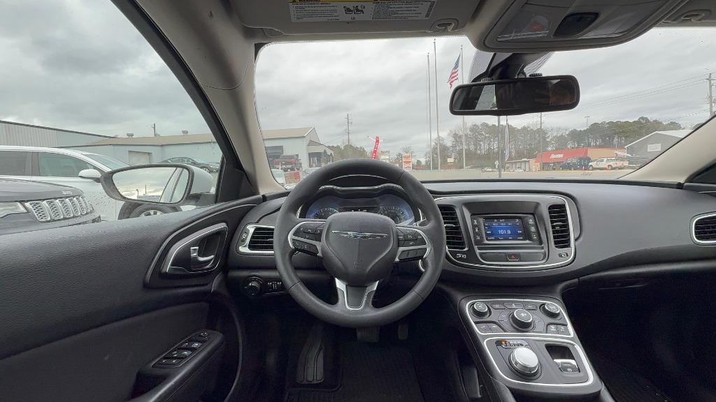2015 Chrysler 200 - $11,900