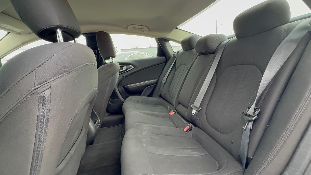 2015 Chrysler 200 - $11,900