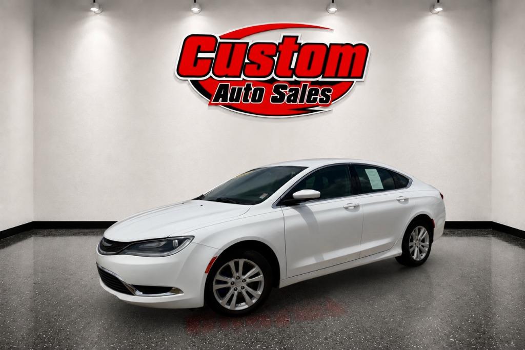 2015 Chrysler 200 - $11,900