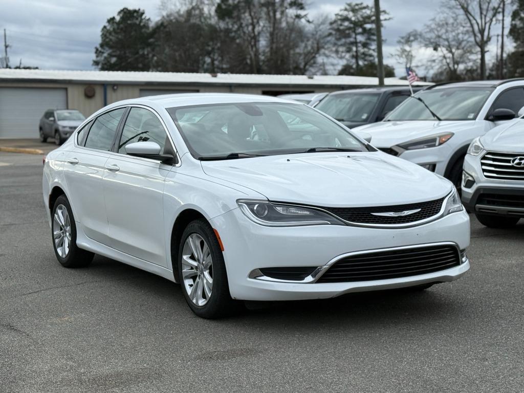 2015 Chrysler 200 - $11,900
