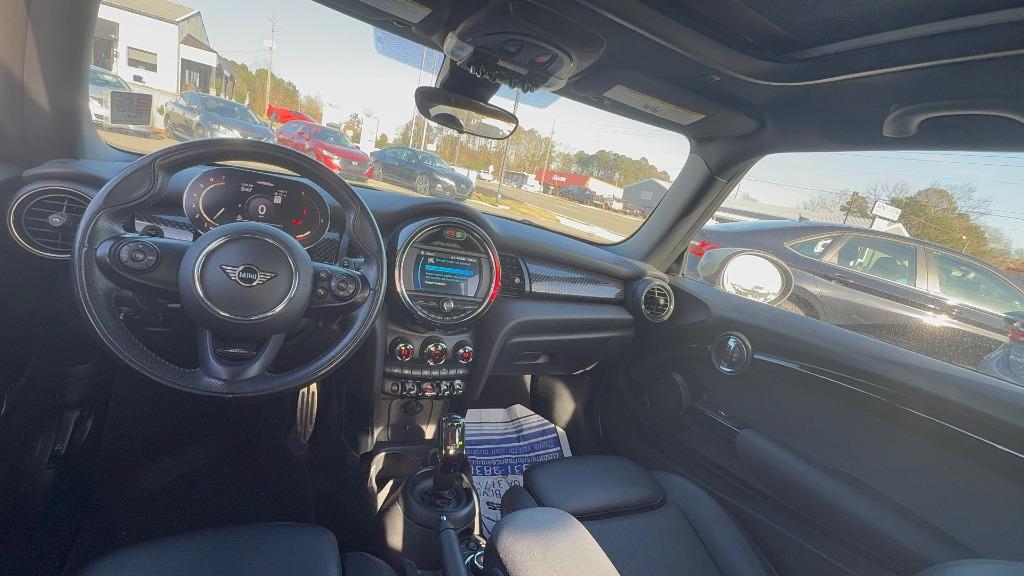 2021 MINI Hardtop - $26,400