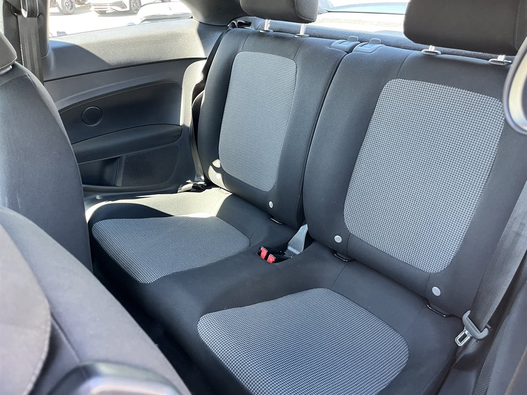 2018 Volkswagen Beetle - $20,625