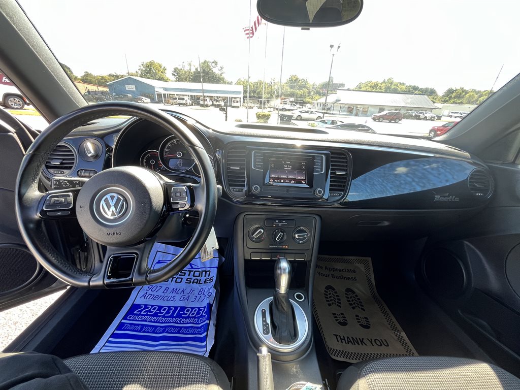 2018 Volkswagen Beetle - $20,625
