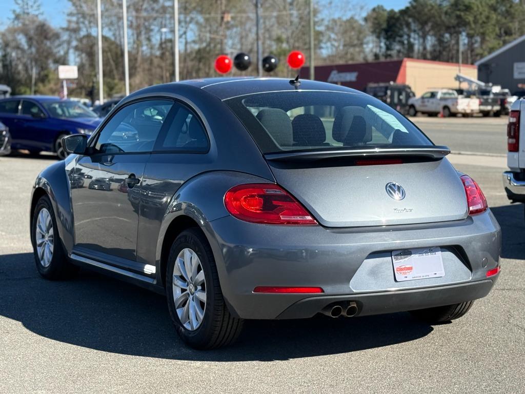 2018 Volkswagen Beetle - $20,625