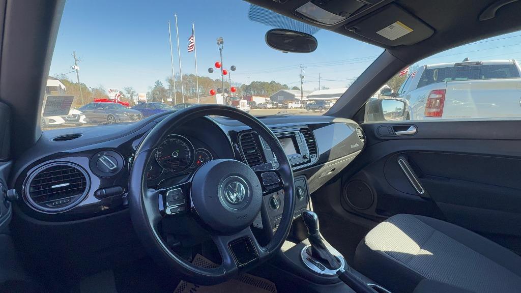 2018 Volkswagen Beetle - $20,625