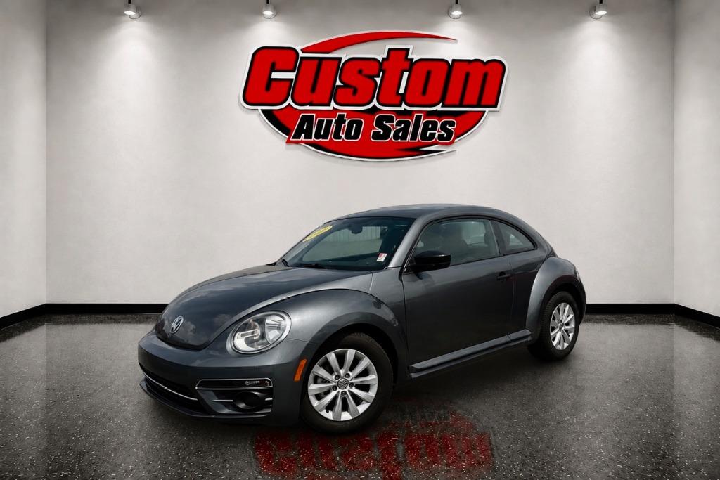 2018 Volkswagen Beetle - $20,625