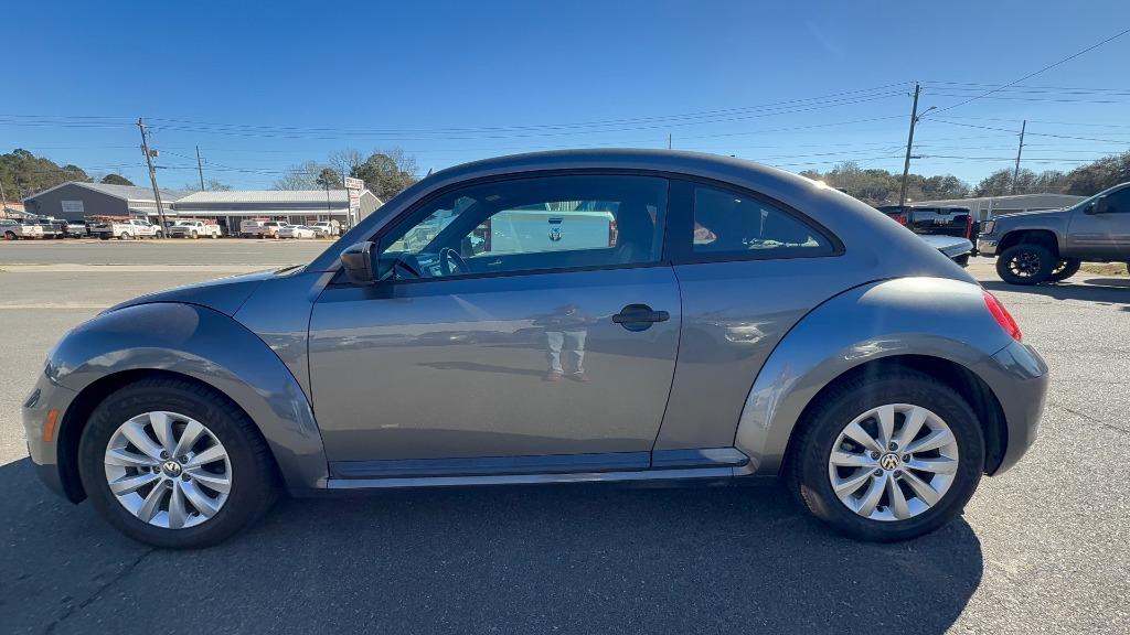 2018 Volkswagen Beetle - $20,625