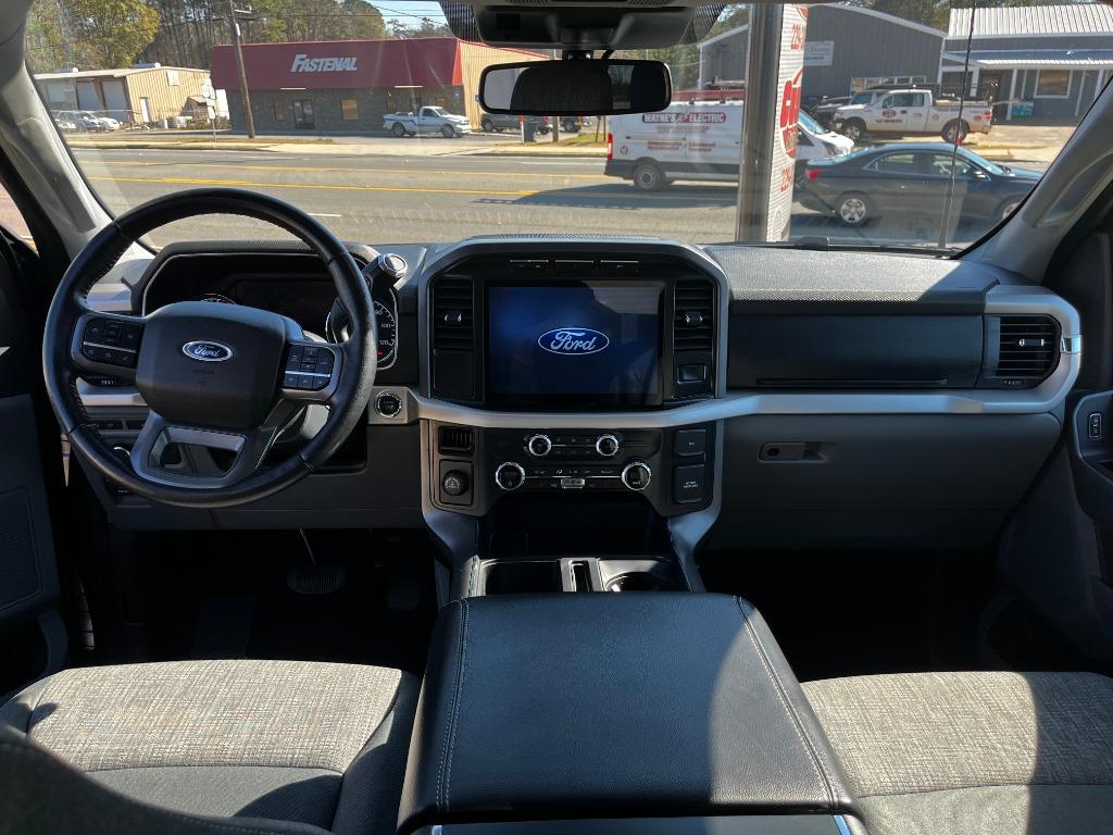 View vehicle photo 7