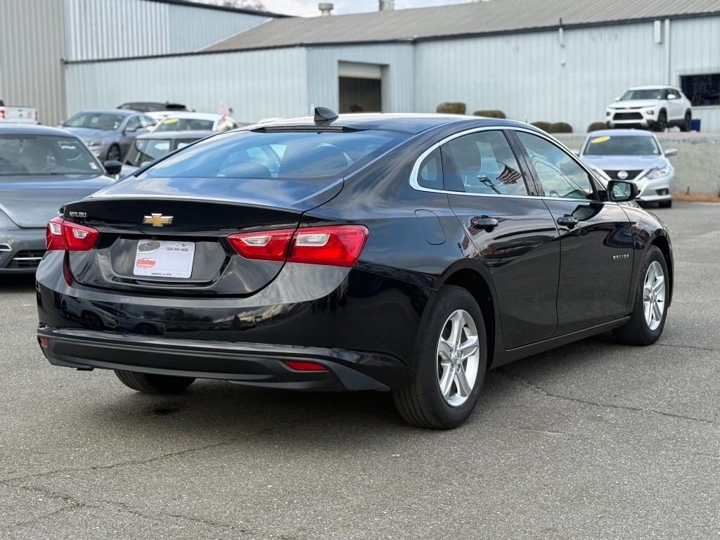 2021 Chevrolet Malibu - $15,300