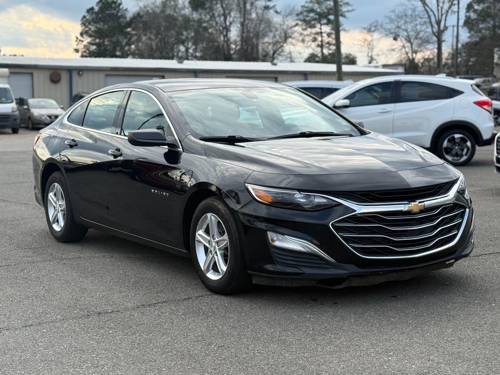 2021 Chevrolet Malibu - $15,300