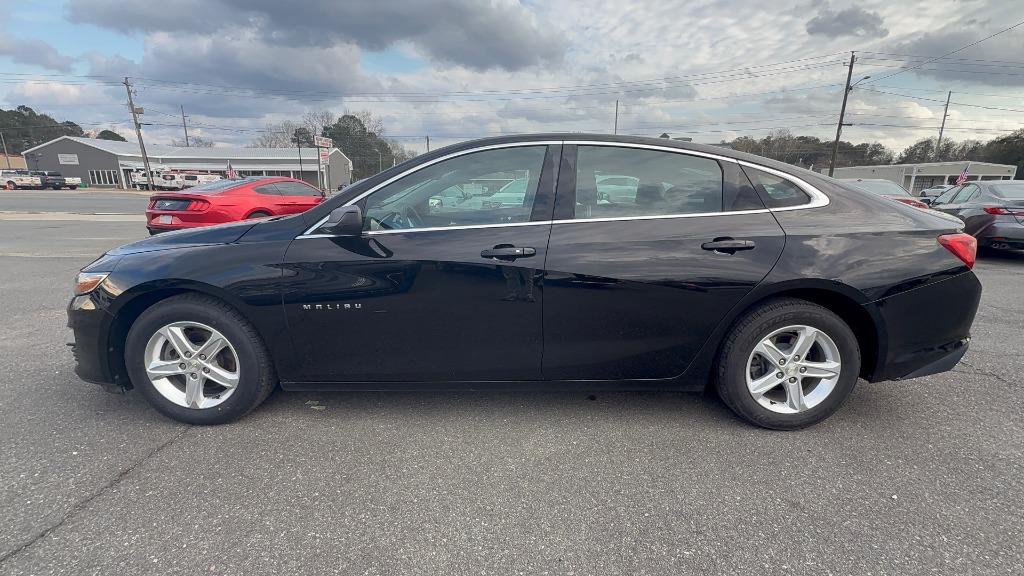 2021 Chevrolet Malibu - $15,300