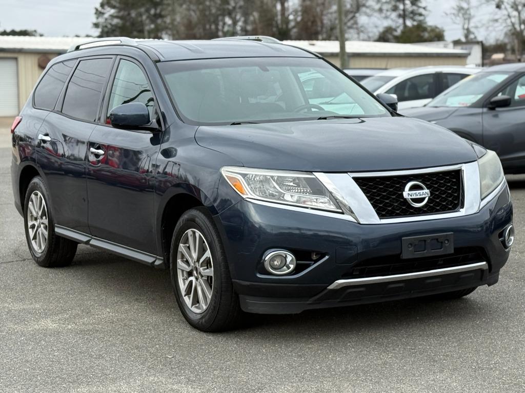 2015 Nissan Pathfinder - $8,995