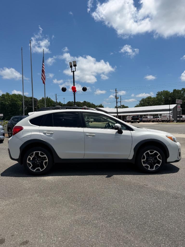 2016 Subaru Crosstrek - $17,225