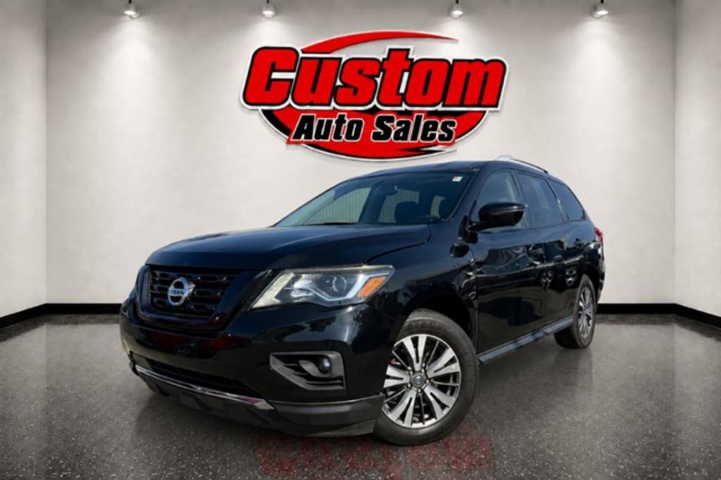 2017 Nissan Pathfinder - $9,899