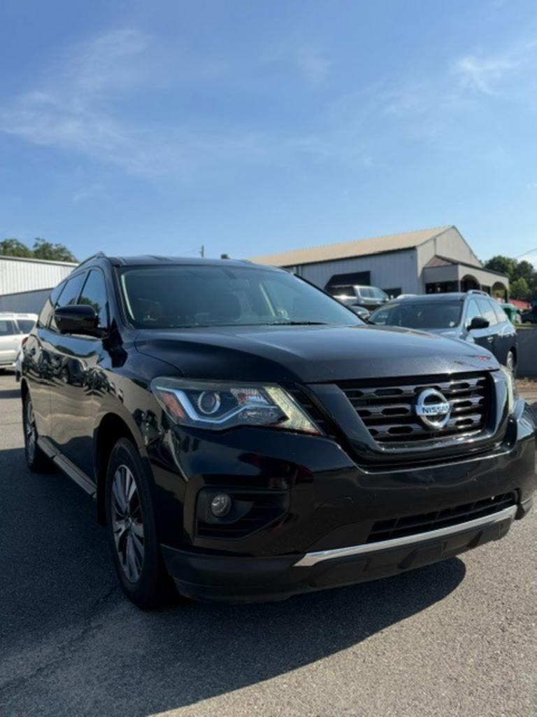 2017 Nissan Pathfinder - $9,899