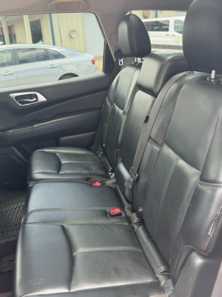 2018 Nissan Pathfinder - $9,599