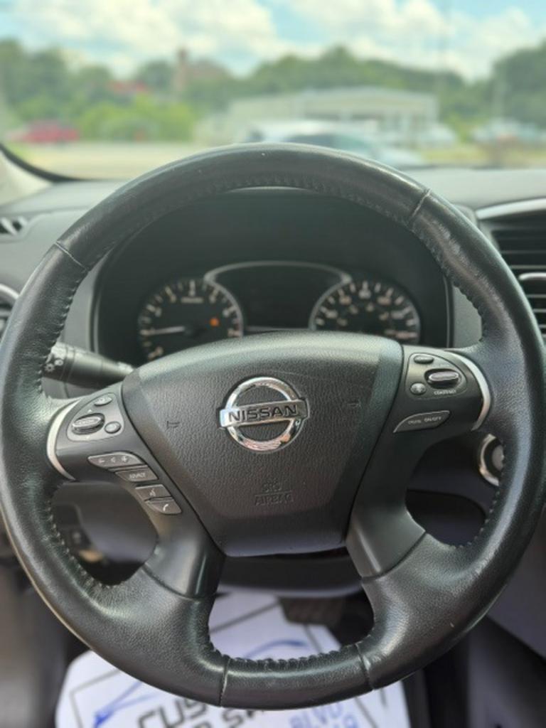 2018 Nissan Pathfinder - $9,599