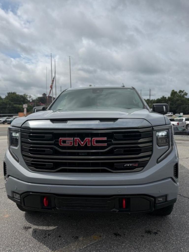 2024 GMC Sierra 1500 - $59,375