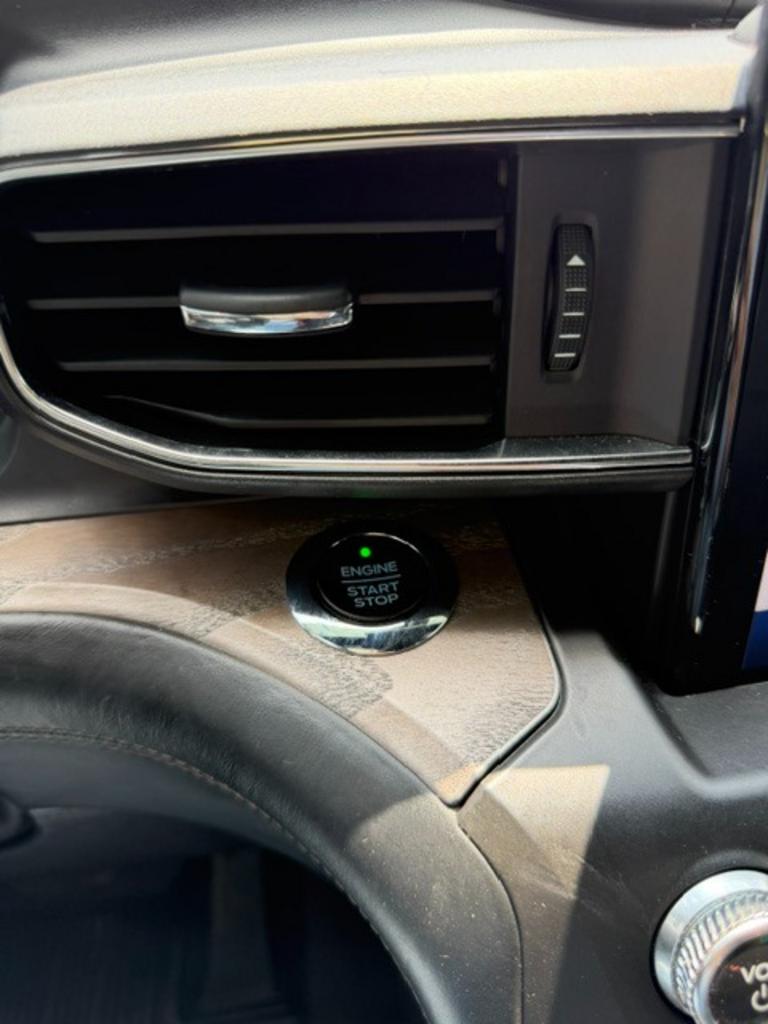 2020 Ford Explorer - $26,275