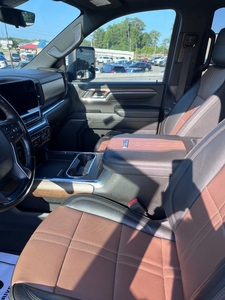 2024 Chevrolet Silverado Hd - $69,825