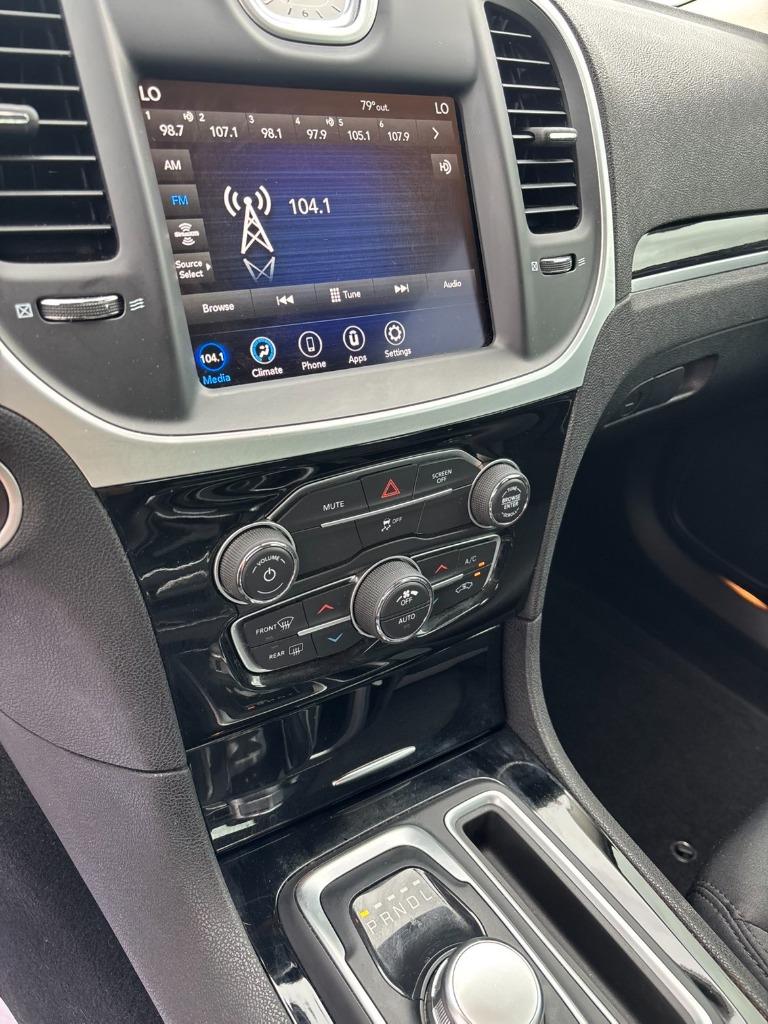 2023 Chrysler 300 - $20,950
