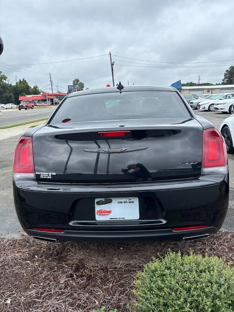 2023 Chrysler 300 - $20,950
