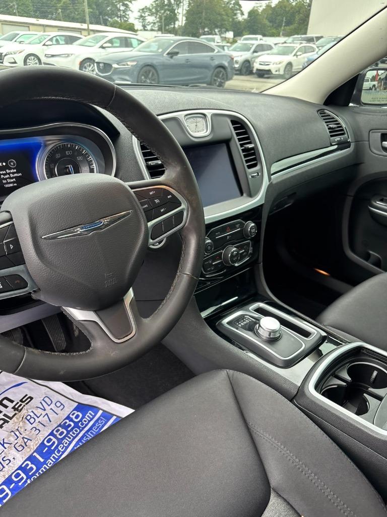 2023 Chrysler 300 - $20,950