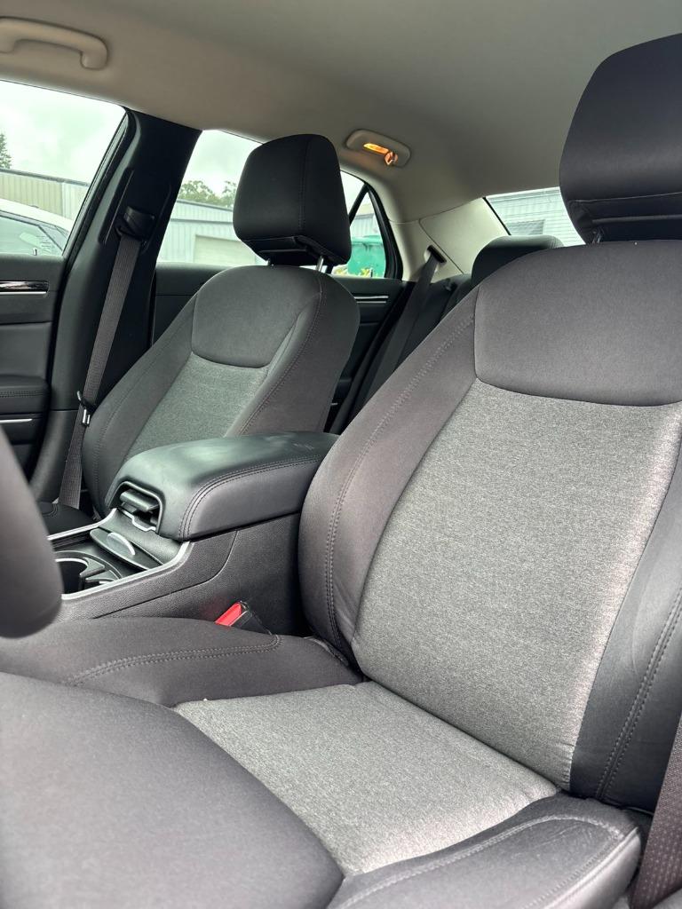 2023 Chrysler 300 - $20,950