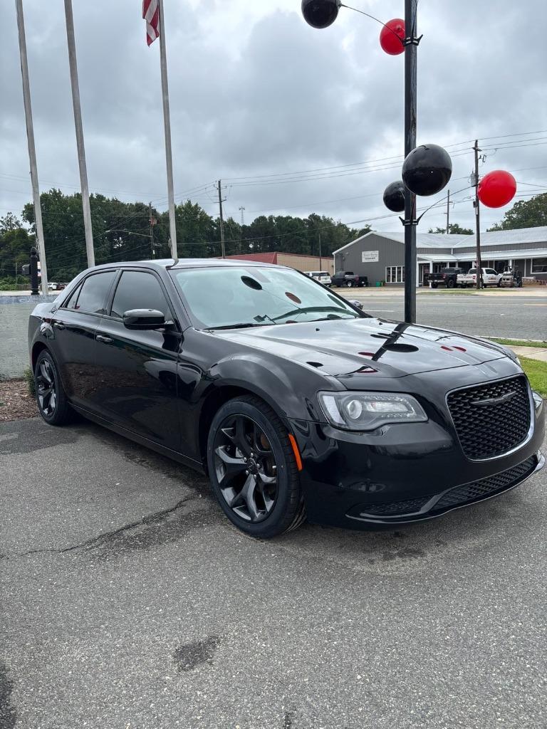 2023 Chrysler 300 - $20,950