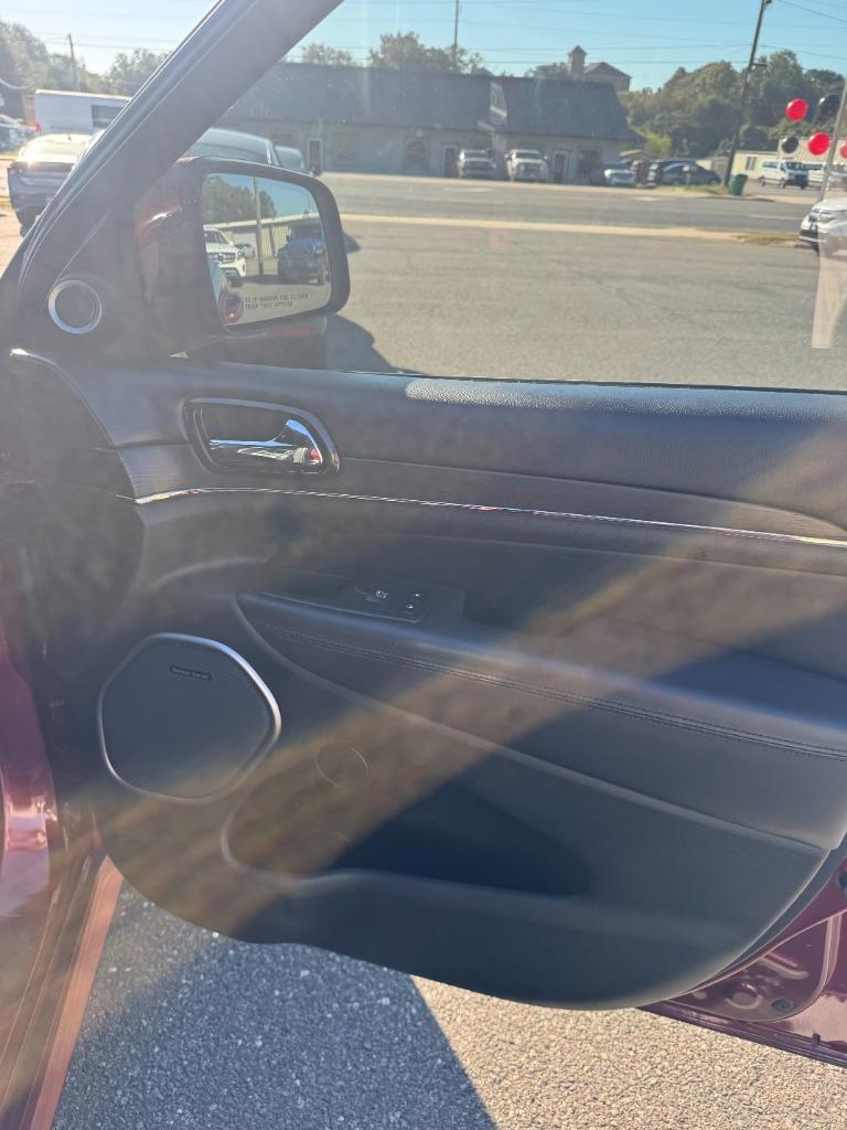 2020 Jeep Cherokee - $28,900
