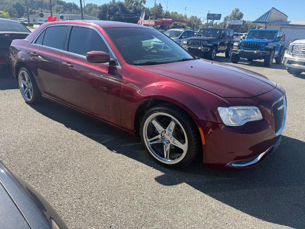 2016 Chrysler 300 - $13,075