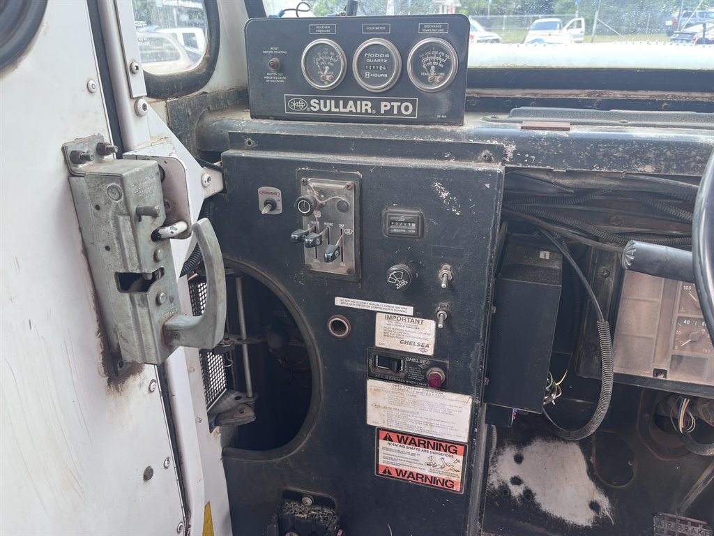 1996 International 4700 - $9,500