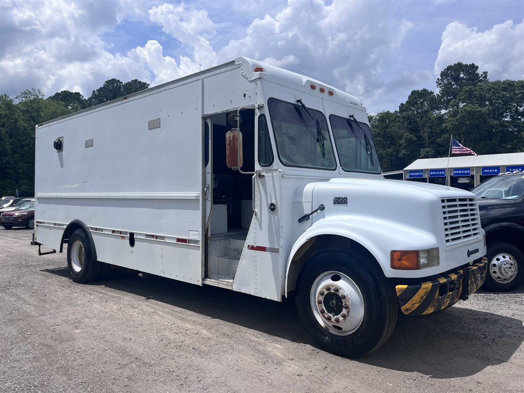 1996 International 4700 - $9,500