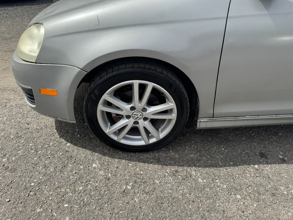 2006 Volkswagen Jetta - $8,880