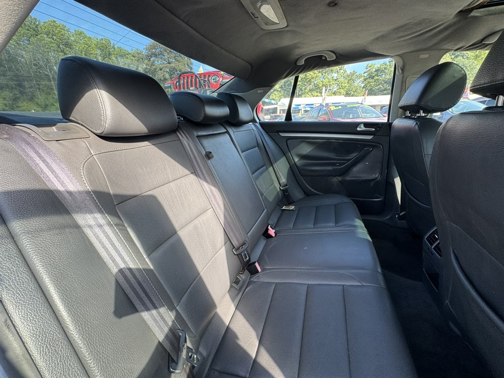 2006 Volkswagen Jetta - $8,880