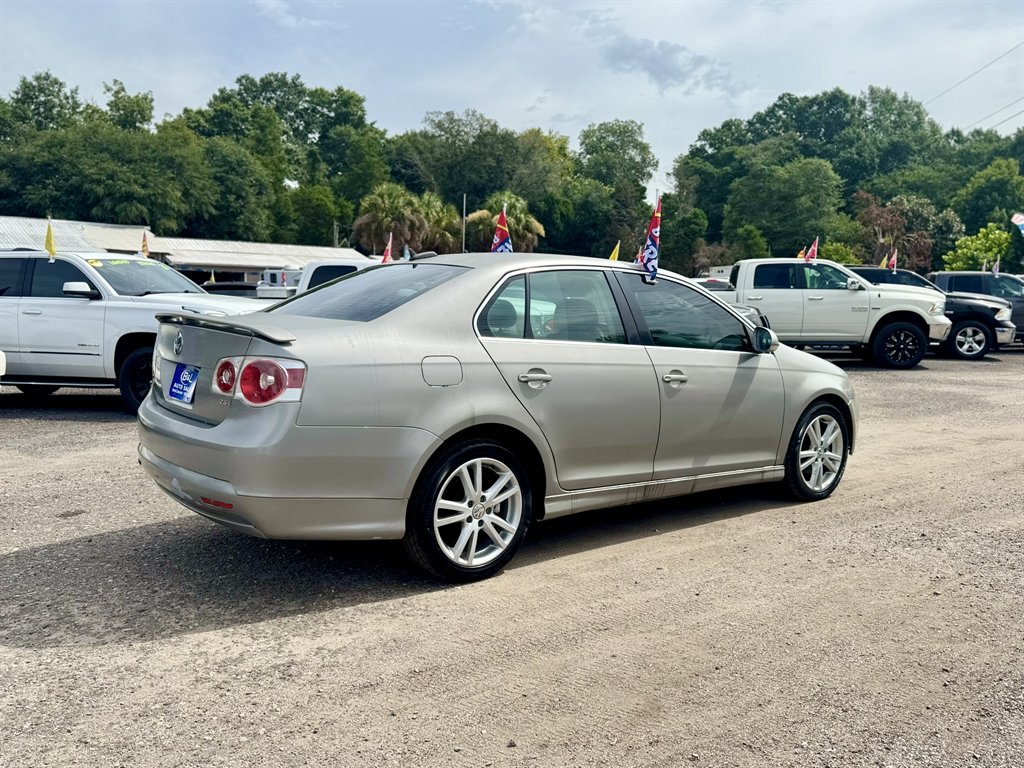 2006 Volkswagen Jetta - $8,880