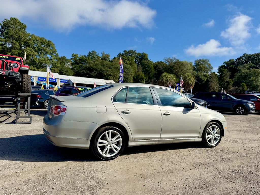 2006 Volkswagen Jetta - $8,880
