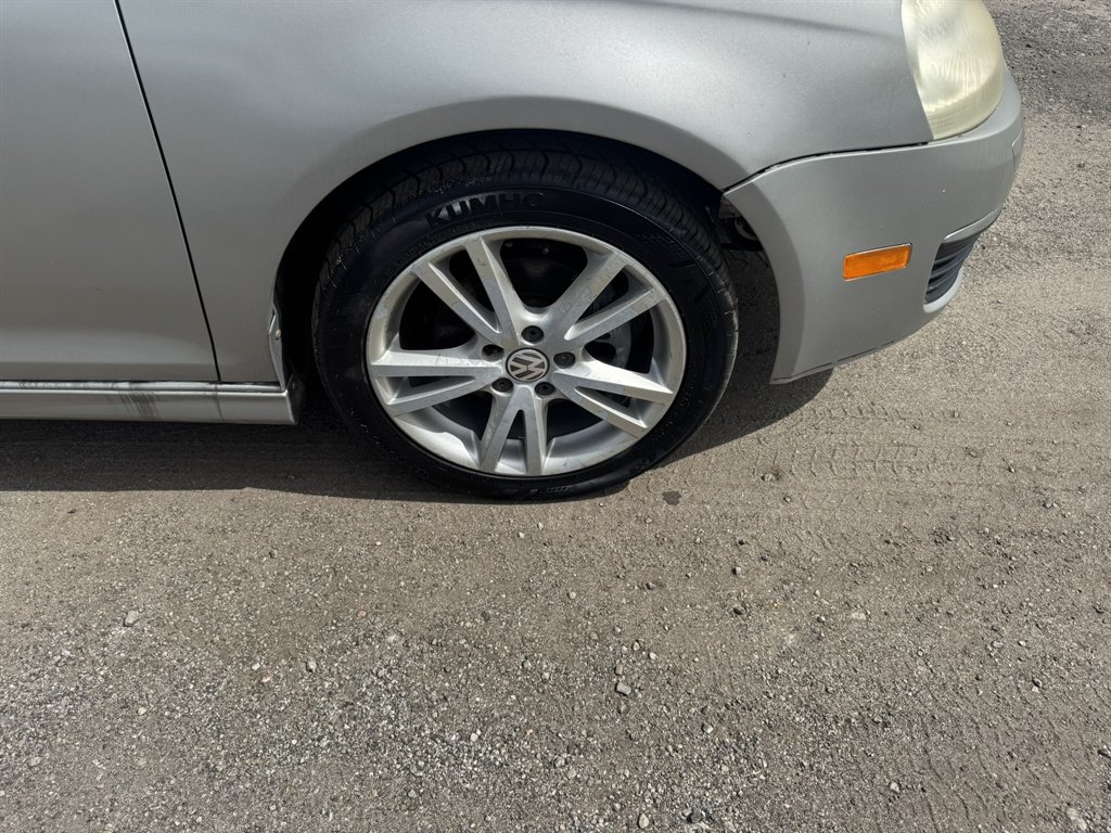 2006 Volkswagen Jetta - $8,880