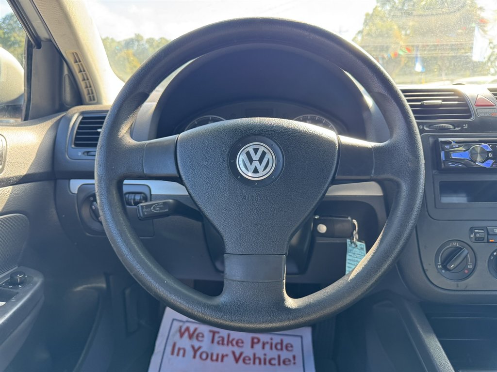 2006 Volkswagen Jetta - $8,880